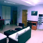 Dora فندق