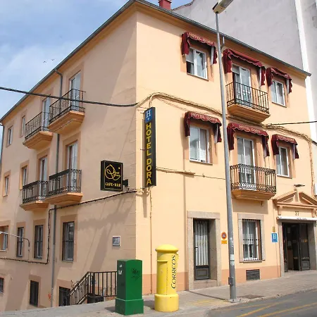 Hotel Dora *