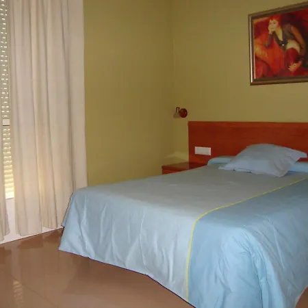 Hotel Dora *