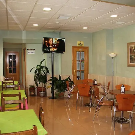 Dora Hotel *