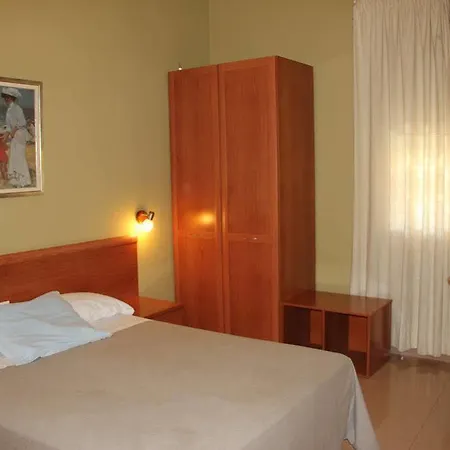 Dora Hotel *